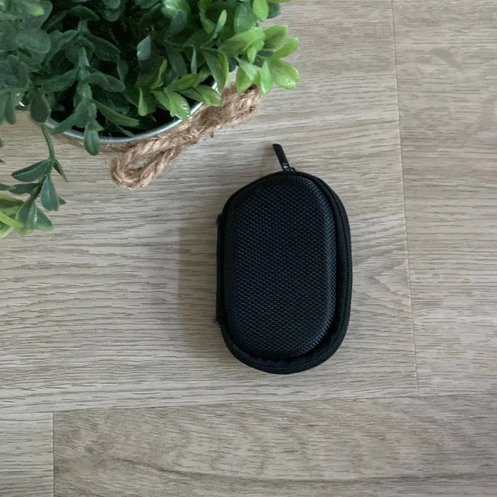 Earbud Case - Picture 1 of 4